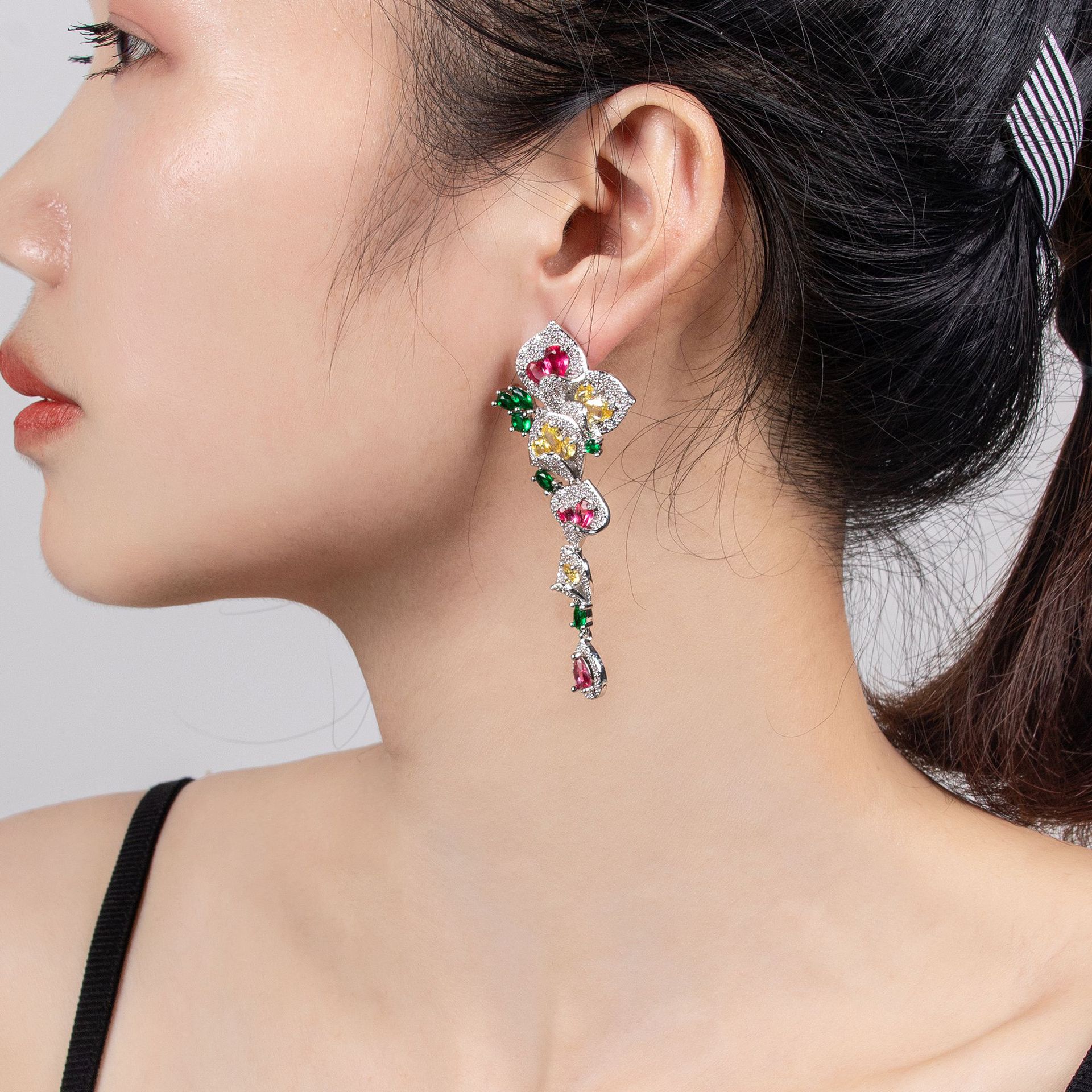 European and American style fashion temperament, multi color petal leaf earrings, trendy new products, cross-border foreign trade ear accessories, wholesale for women