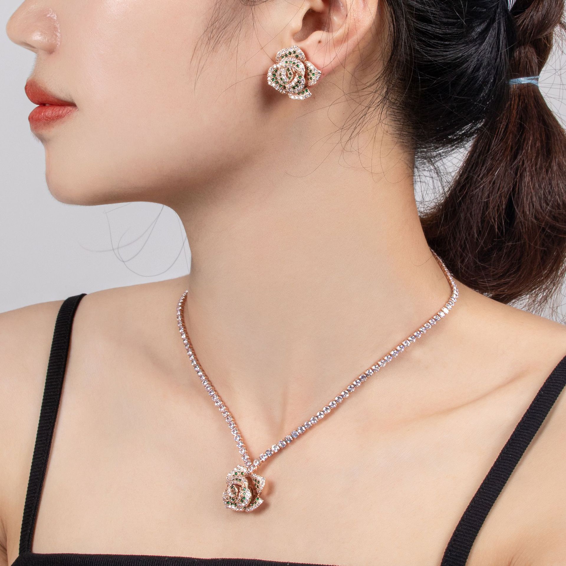 Cross border popular European and American rose zircon necklace, women's casual versatile, niche design, high-end sense, wholesale set