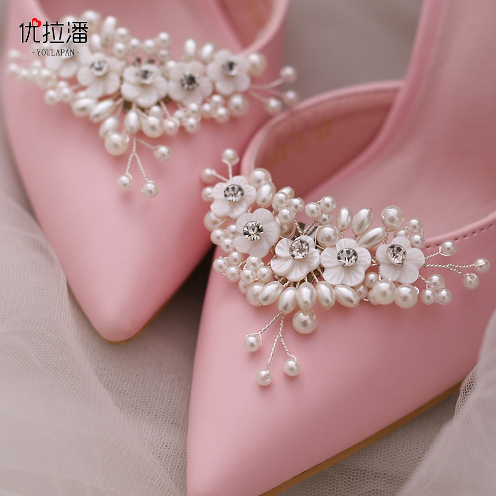 Yurapan HX09 Bridal Shoe Buckle Shell Plum Blossom Pearl Style Detachable Wedding Shoes Accessories on Flower Shoes