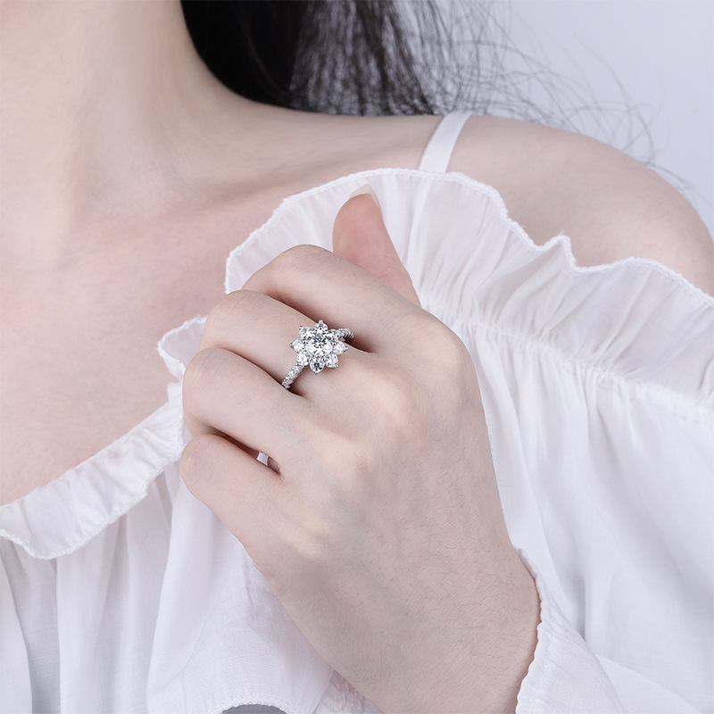 S925 Silver Moissanite Ring Women's Ring Sunflower Diamond Ring Tiktok Kwai Live Source Delivery