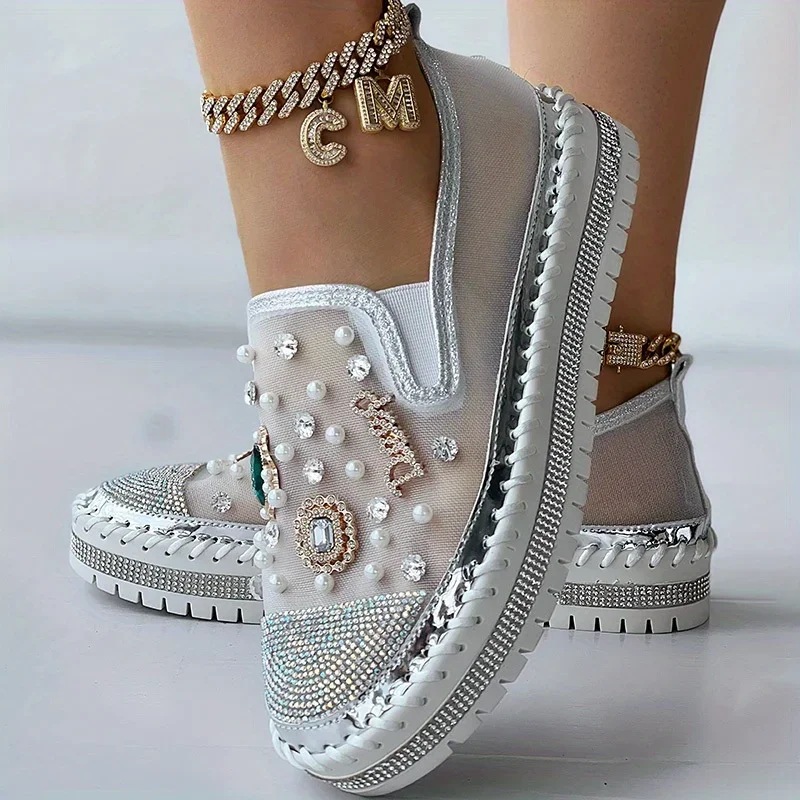 Sponge cake thick soled loafers for women's spring and summer, new mesh women's shoes with breathable mesh and rhinestones, one foot lazy single shoes