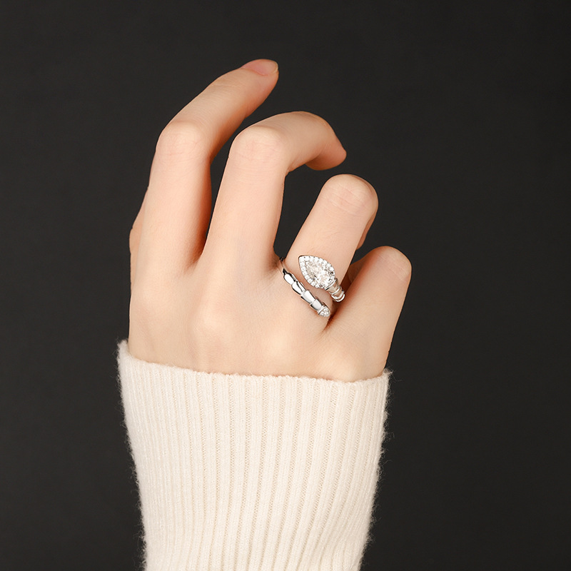 S925 Silver Ring for Women, 1 Carat Pear shaped Mozambique Diamond Ring, High end Fashion New Snake Ring, Cross border Wholesale from Europe and America