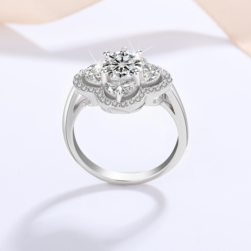 S925 silver moissani diamond ring for women, Japanese and Korean fashion, niche design, personality, simple temperament, sparkling diamond clover ring