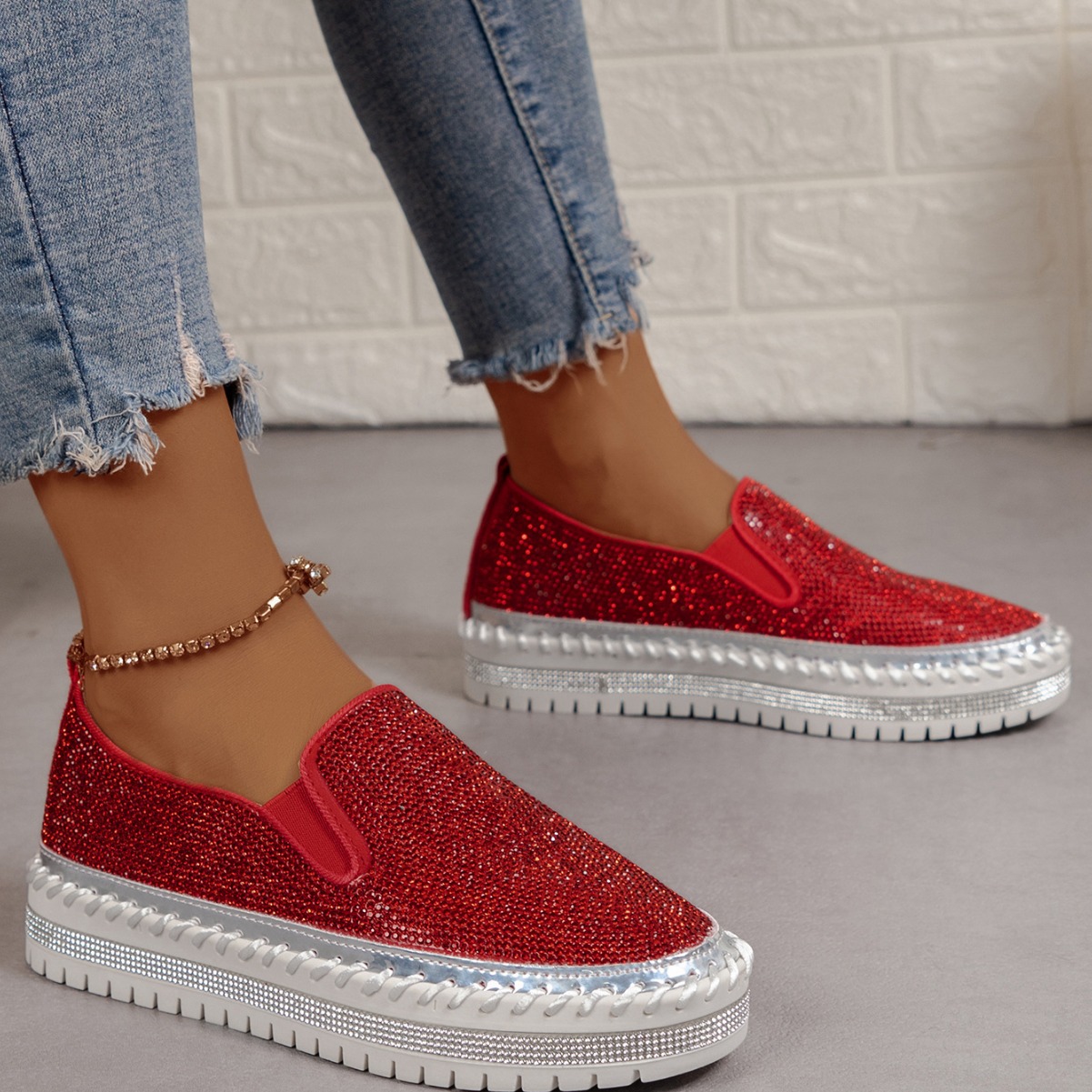 2023 Spring and Autumn New Foreign Trade Le Fu Shoes Thick soled Lazy One Step Stepping Water Diamond Single Shoes Women's Cross border Flat Bottom Board Shoes
