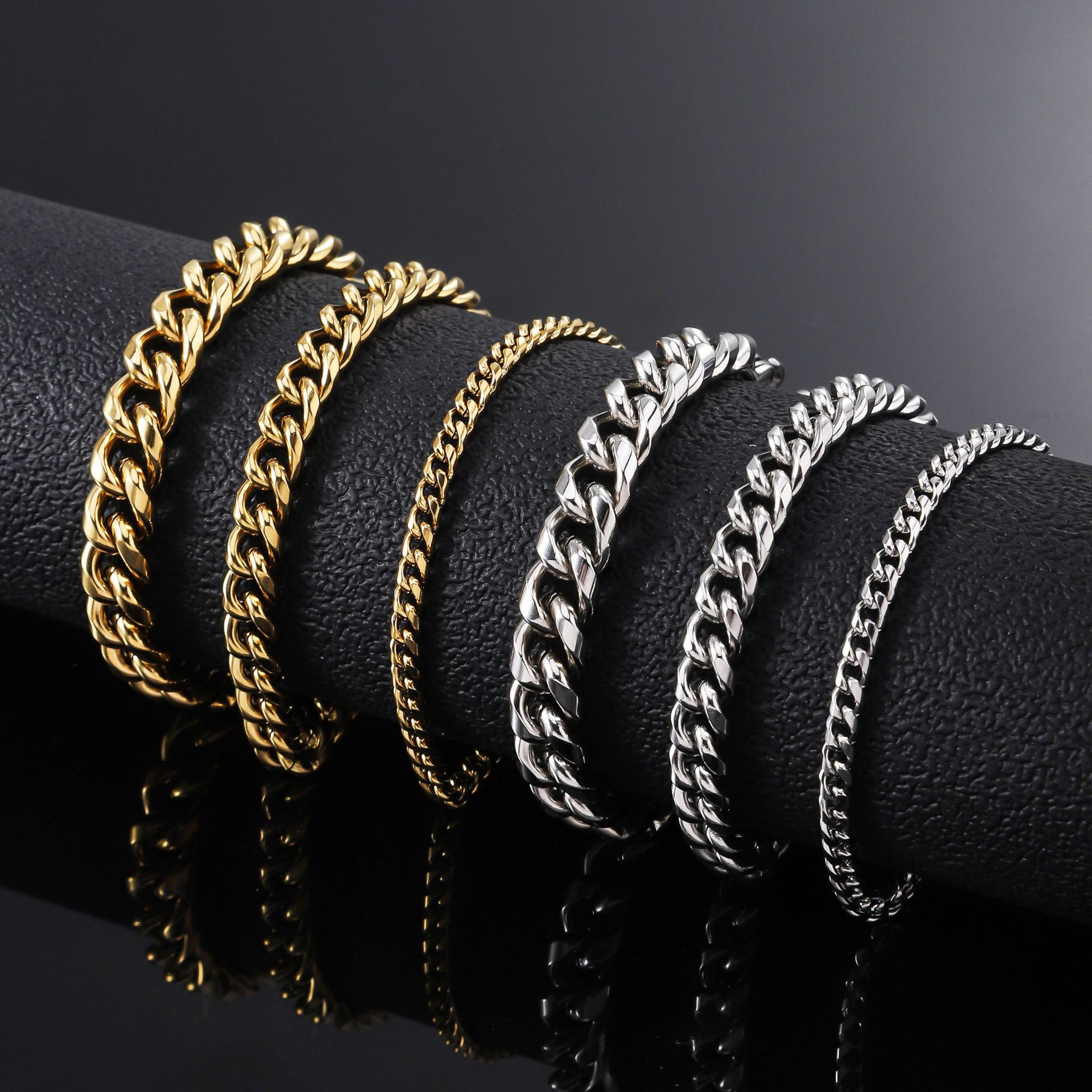 Cross border hot selling stainless steel round ground bracelet, European and American men's fashionable Cuban chain bracelet, hand decoration plated with 18K gold titanium steel bracelet