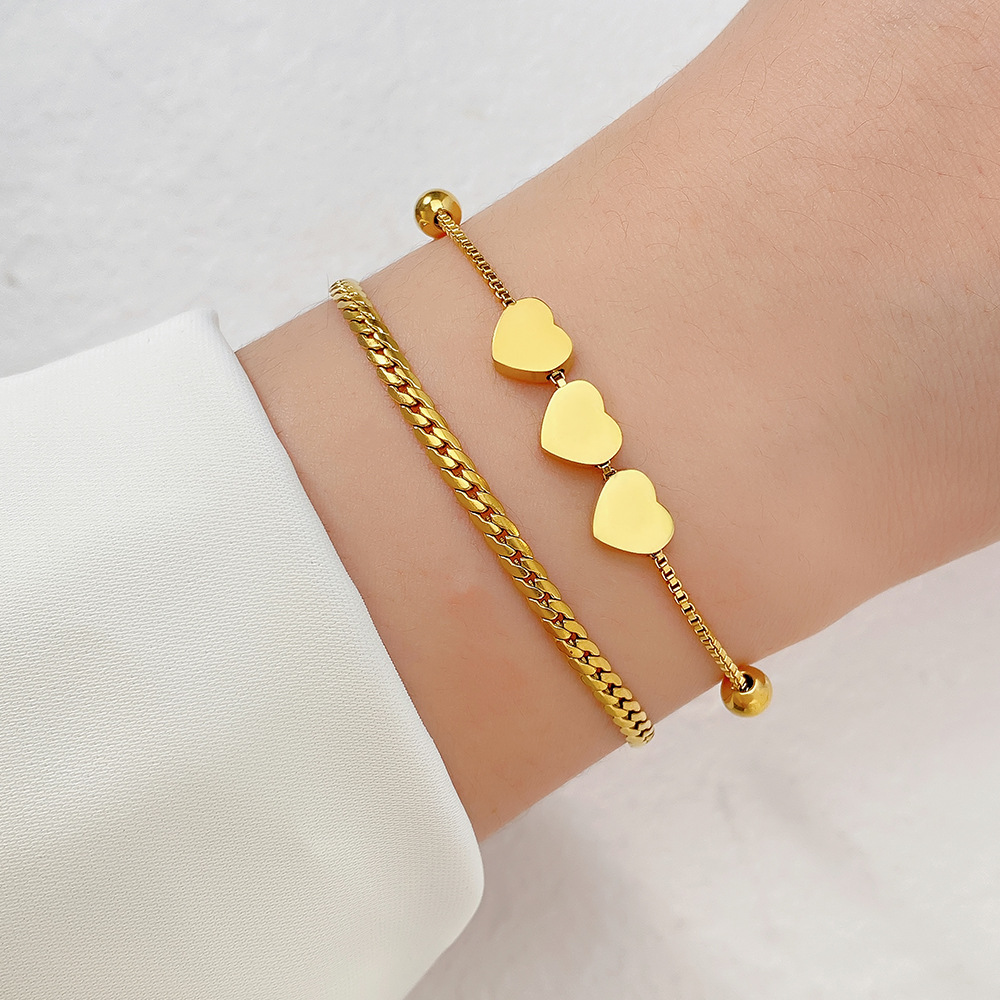 European and American stainless steel bracelet, versatile for women, Instagram style jewelry, fashionable and colorfast bracelet accessories, high-end accessories for girls