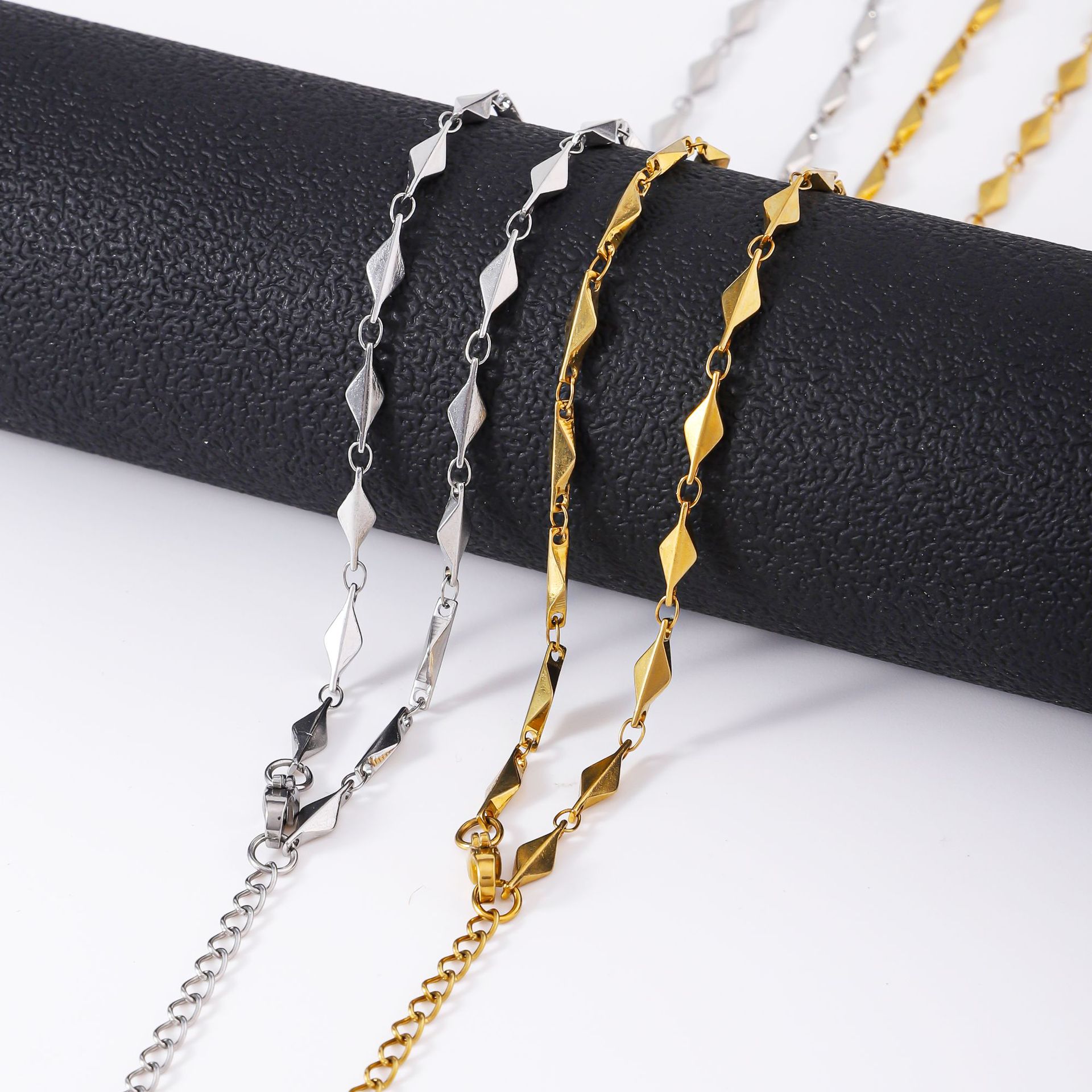 Stainless steel ingot chain necklace, European and American jewelry chain, women's fashionable and simple chain, titanium steel chain