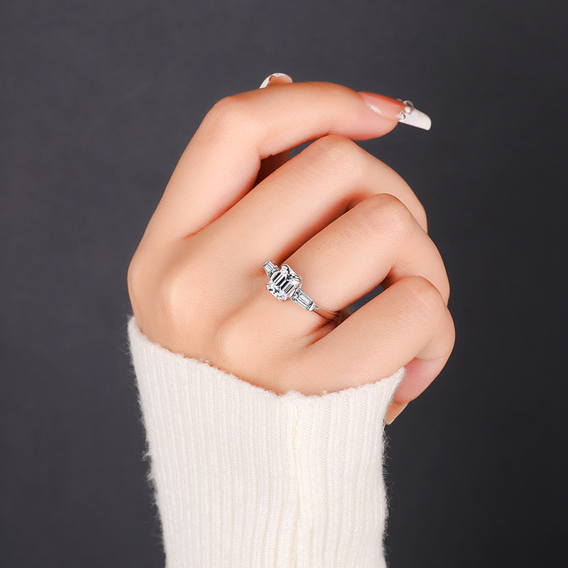 One piece dropshipping cross-border hot selling wholesale 925 sterling silver grandmother cut 2-carat moissanite ring light luxury ring diamond ring