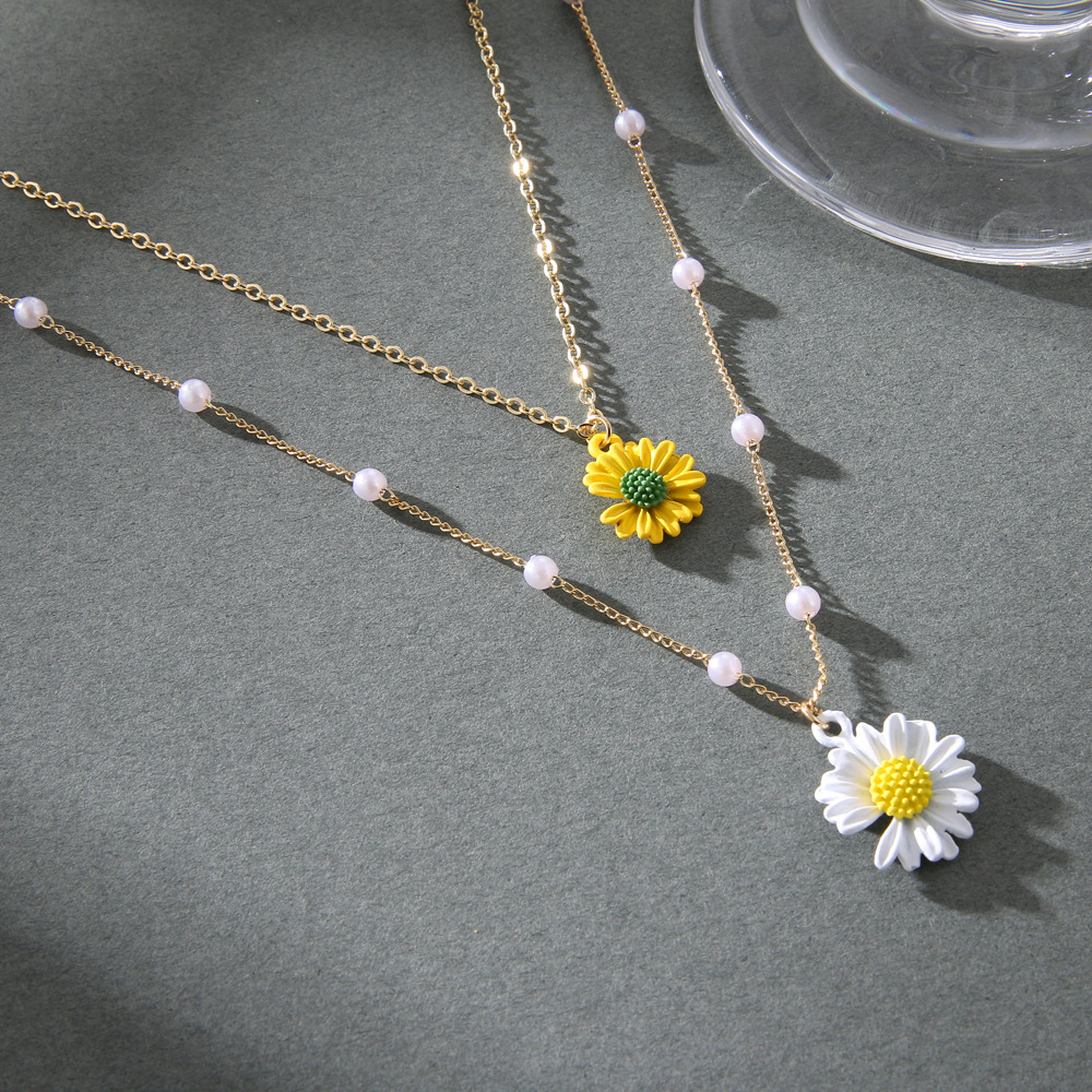 Cross border jewelry hot selling in Europe and America, daisy pearl multi-layer pendant necklace, hip-hop fashion versatile double-layer women