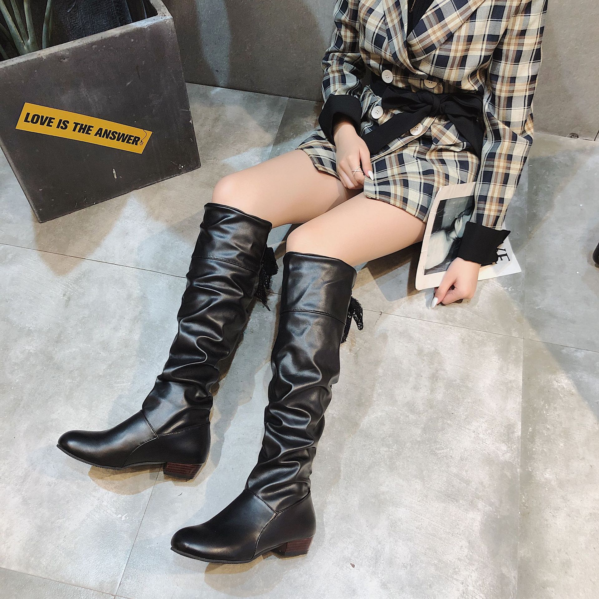 Cross border foreign trade plus size 43 women's back strap high boots women's wish Amazon autumn and winter European and American pleated low heel boots