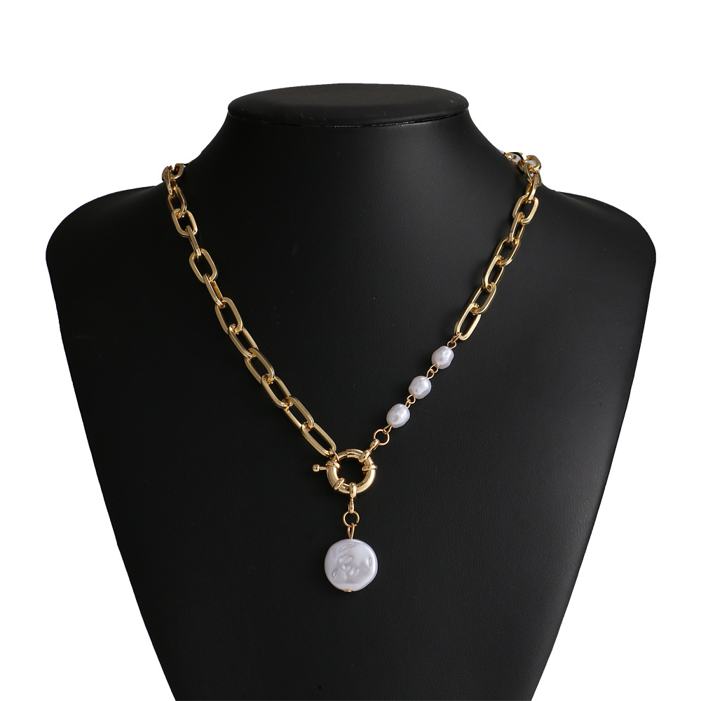 Vintage metal Baroque pearl pendant necklace in the Korean jewelry industry, cross-border ins style asymmetrical collarbone chain from Japan and South Korea
