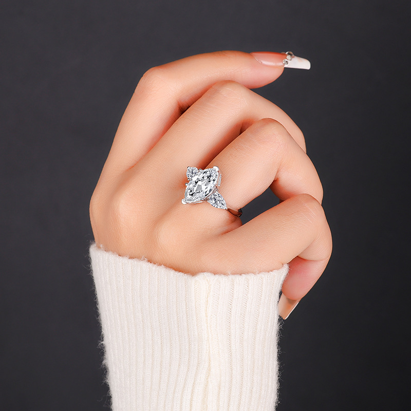 Cross border European and American popular 925 sterling silver light luxury women's ring 3-carat horse eye moissanite diamond ring light luxury style personalized ring