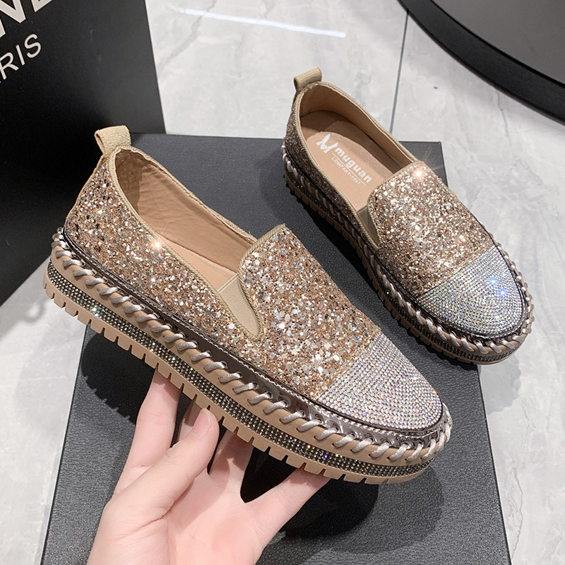 Flat bottomed thick soled sequined loafers for women in spring and summer 2023, new thick soled loafers for lazy people. Glitter women's single shoes for one foot