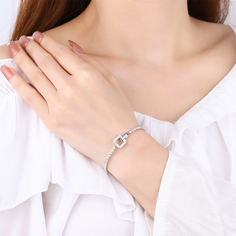 Tiktok Kwai Live Broadcast Wholesale Women 925 Sterling Silver Luxury Temperament Women's New Popular Square Button Moissane Diamond Bracelet