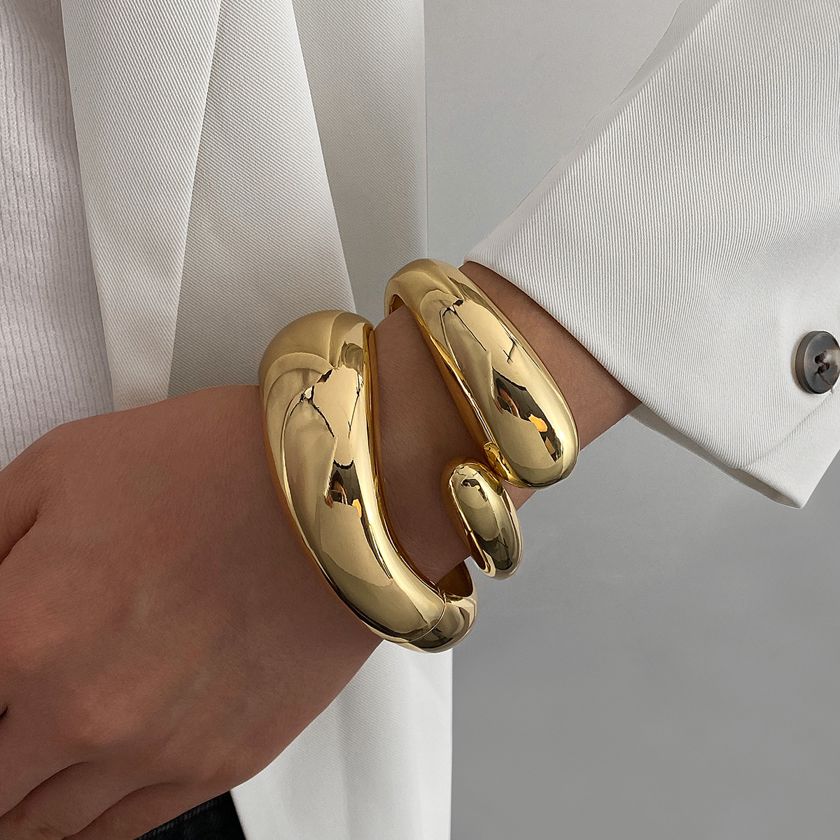 Cross border popular fashion light luxury metal style wristband with geometric opening and smooth surface size, cross shaped bracelet accessories wholesale