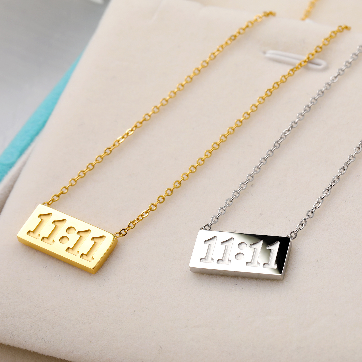 Cross border European and American stainless steel necklace, light luxury, niche luxury, 11:11 necklace, women's design, versatile steel brand jewelry