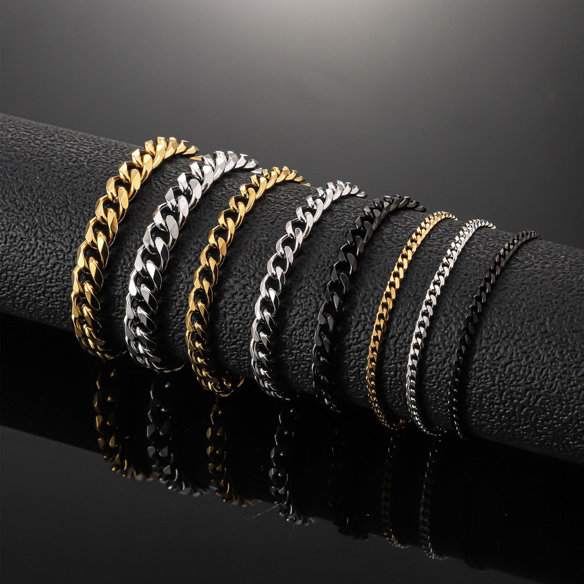 Stainless steel six sided grinding bracelet cross-border hot selling men's fashionable simple Cuban bracelet plated with 18K gold titanium steel bracelet