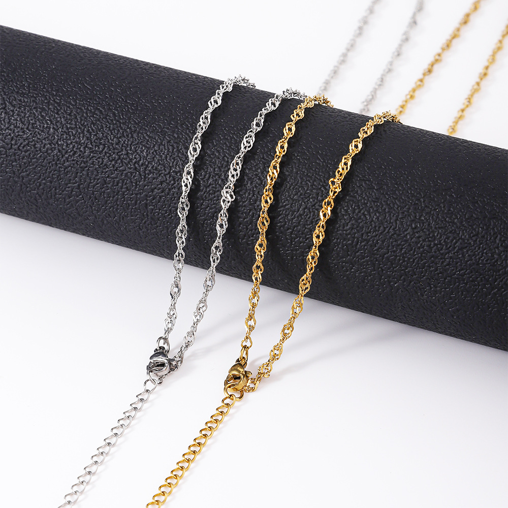 Hot selling stainless steel water ripple chain in Europe and America, 18K gold vacuum plated collarbone chain, women's titanium steel DIY necklace jewelry wholesale