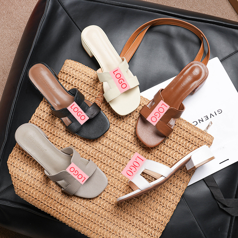 Three centimeter low heeled sandals for summer 2025, new coarse heeled slippers for women to wear on the outside. One line slippers, beach shoes, women's sandals