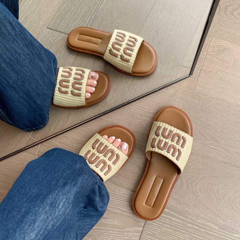 High version genuine leather miu home vacation woven one-piece slippers for women's summer outdoor wear, new beach shoes, flat sandals