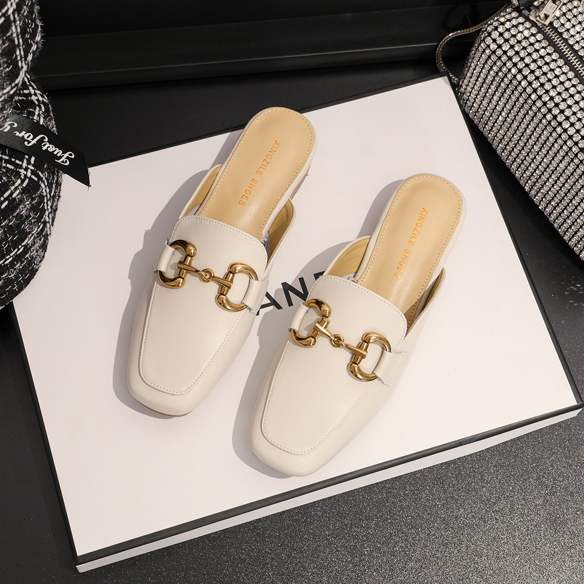 Real leather half slippers for women's outdoor wear, summer new style, horseneck buckle sandals, no heels, lazy shoes, flat toe, M ü ller shoes