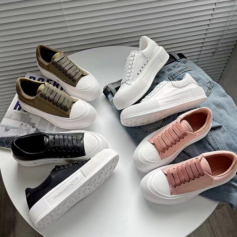 McQueen canvas shoes, women's thick soled height increasing lace up white shoes, fashionable, versatile, casual, breathable board shoes, 2023 new model