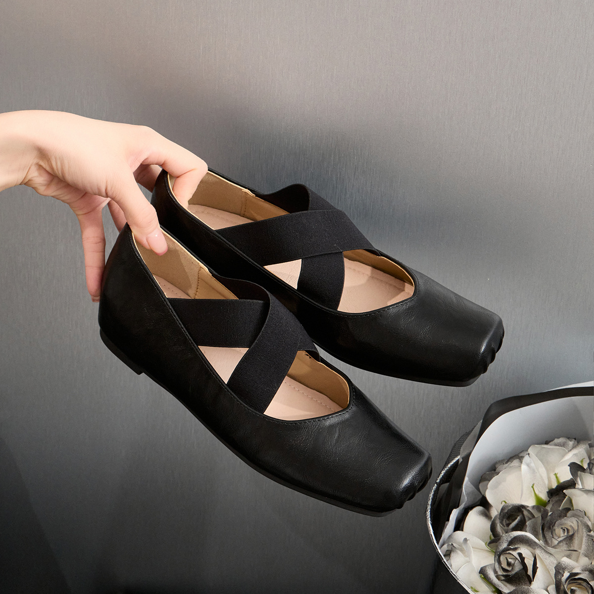 Female ballet style black leather Mary Jane shoes with inner height increase, French retro shallow cross strap ballet shoes