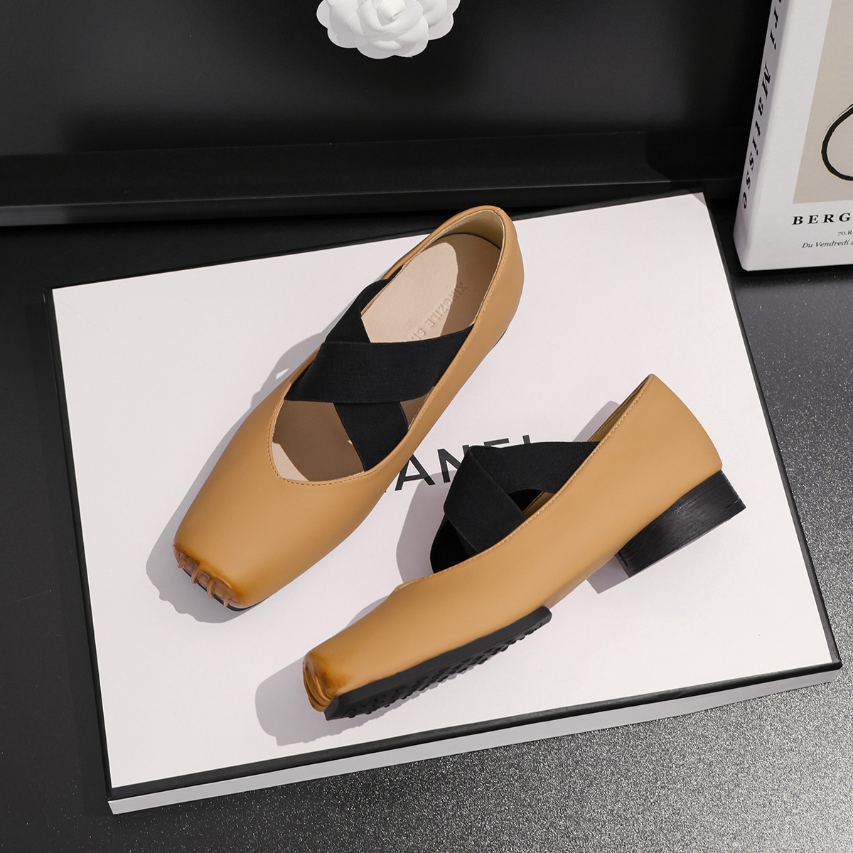 Ballet shoes, genuine leather, pig nose, square toe, French retro, shallow mouth, low order shoes, cross straps, Mary Jane shoes, women's shoes