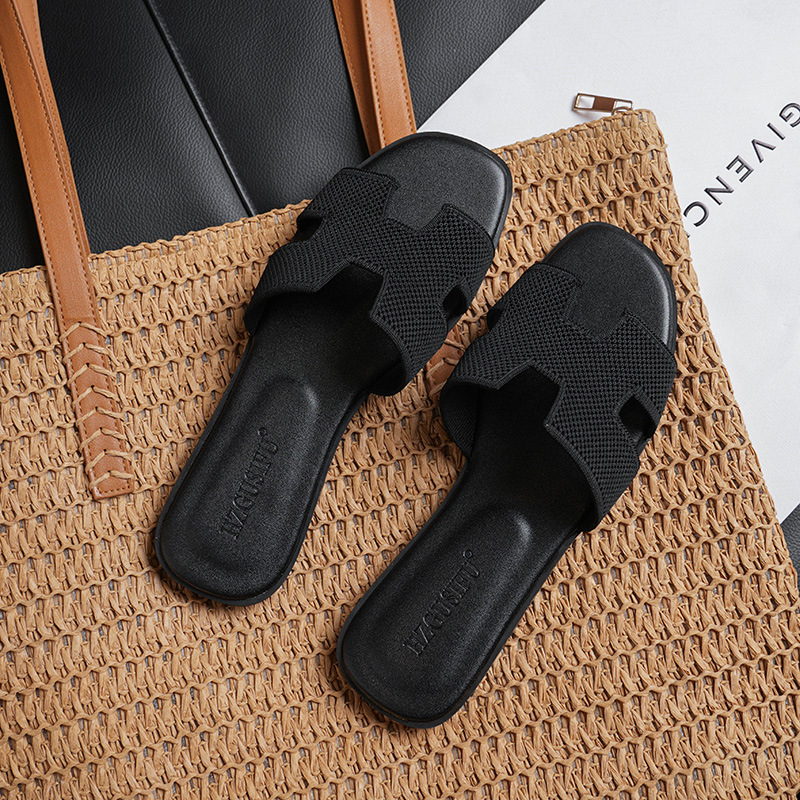 Slippers, women's outdoor wear, 2025 new style, summer fashion, versatile, flat bottomed, one line dragging, beach travel sandals, comfortable