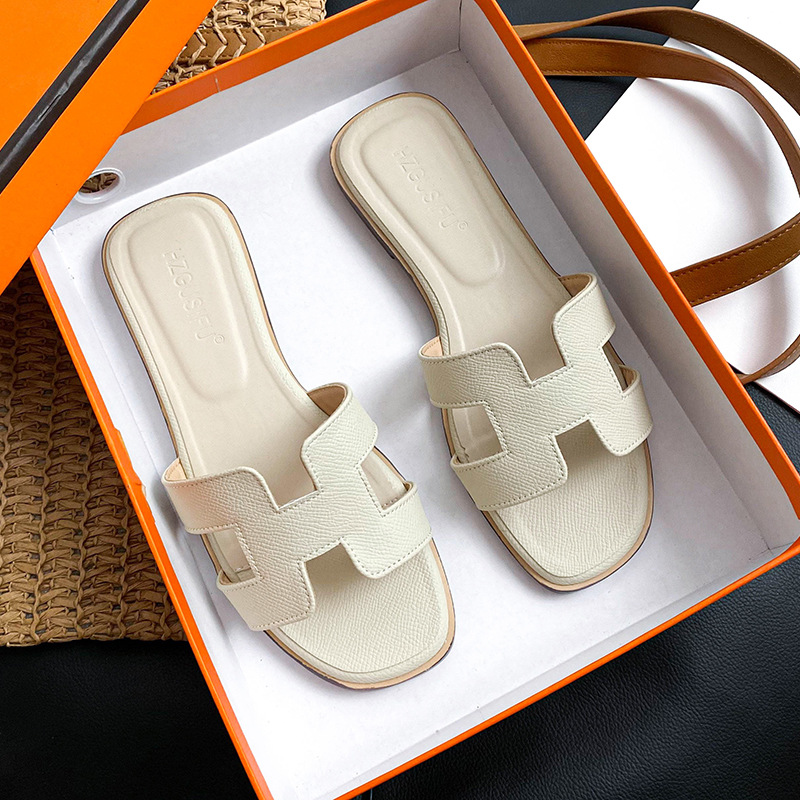 Slippers, women's outdoor wear, 2025 new style, fashionable and versatile for spring and summer, flat bottomed, straight drag, beach travel sandals, palm pattern