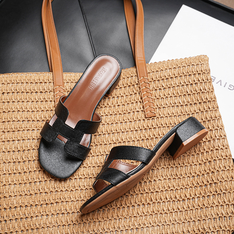 Thick heeled slippers for women's outdoor wear, 2025 new summer style, low heel, 3cm fashionable and versatile, slimming and cool, with a cross pattern