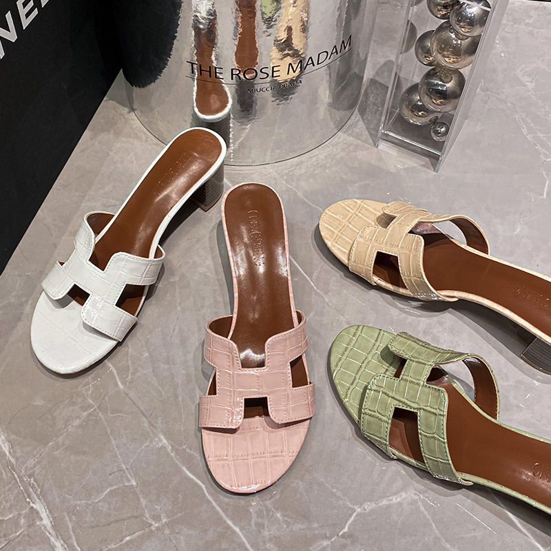 Slippers for women in summer, wholesale, coarse heel, beach, 2025 new style, summer fashion, trawl, red casual, one line cool mop