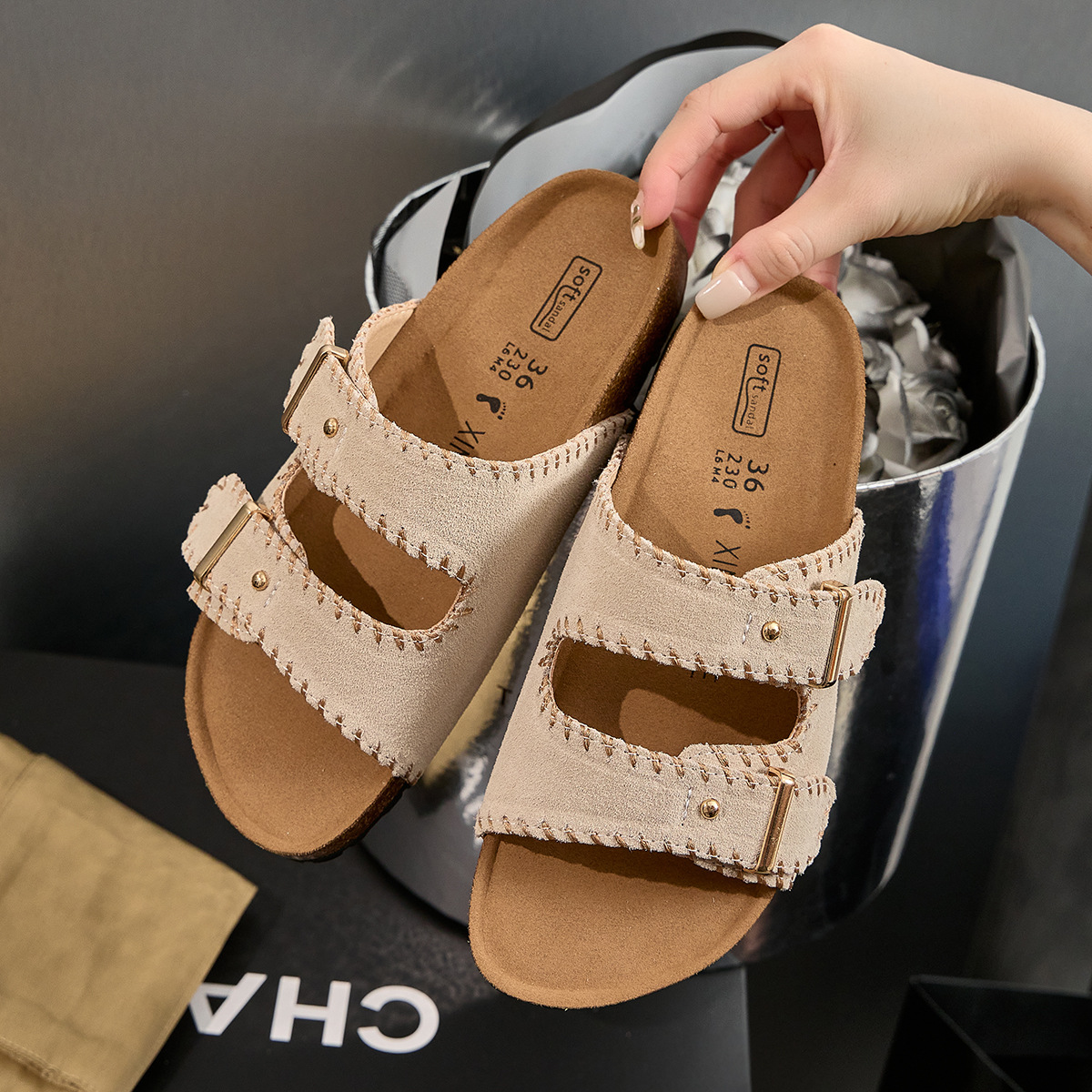 White Deer Same Style~T Slippers Boken Shoes Cool Trailer Leather 2024 Summer Outerwear Soft Bottom Flat Boken Sandals
