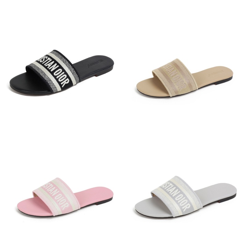 Slippers, women's outdoor wear, 2025 new style, fashionable and versatile for spring and summer, flat bottomed, one line dragging, beach travel, internet famous sandals