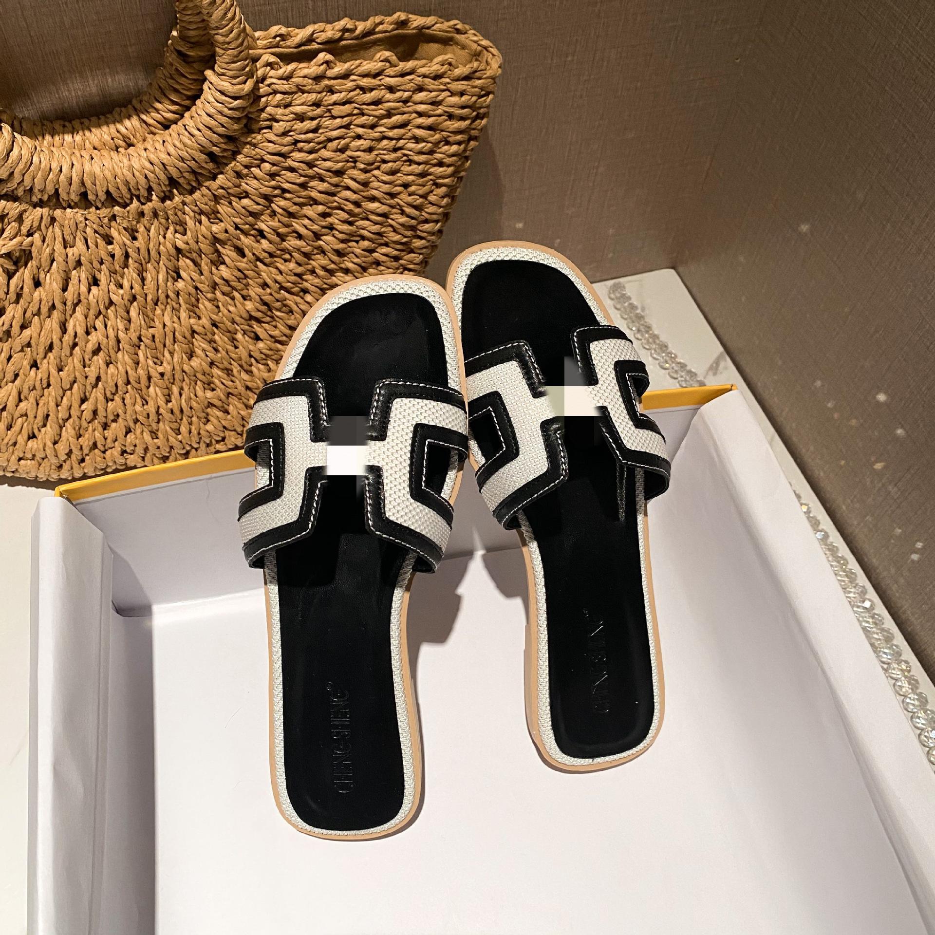 2025 New Type of Straw Slippers, Women's Water Diamond, Summer Outfit, Versatile, Fashionable, Beach Cool Straw, Flat Slippers