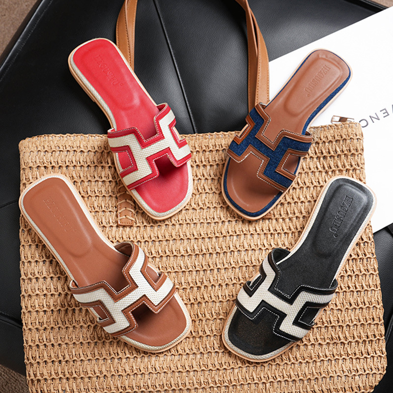 Slippers for women's outdoor wear 2025 new summer fashion versatile flat bottom comfortable straight trawl red beach travel sandals