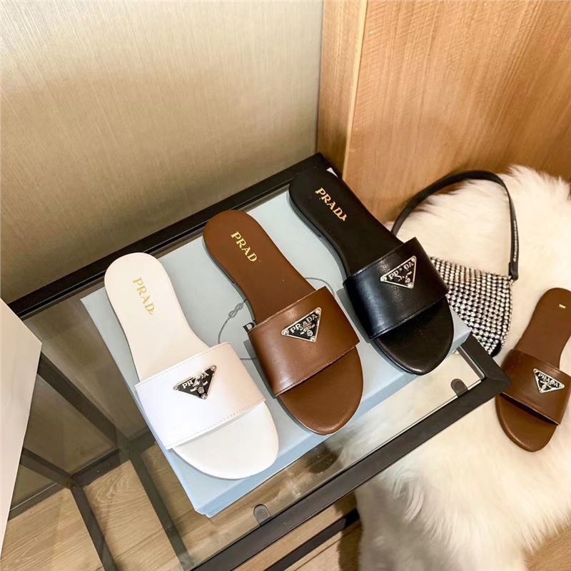 Fashionable drag and drop off high-end European and American women's flat bottomed straight line direct sales source, foreign trade standard new triangular slippers