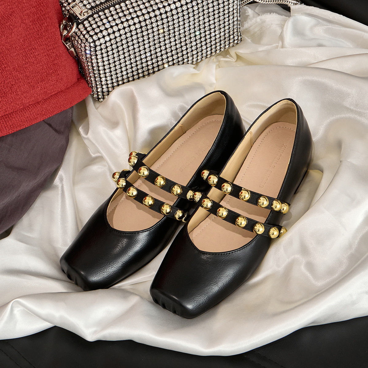 Ballet style single shoes for women, made of soft leather with a raised flat bottom and rivets, with a straight stripe. Mary Jane women's shoes, 2024 ballet shoes