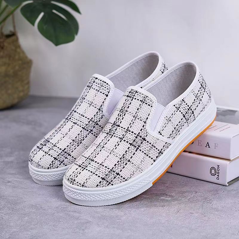 Cow tendon sole old Beijing cloth shoes for women, spring and autumn styles, white shoes for women, casual, fashionable, versatile, anti slip board shoes for women, student shoes for women