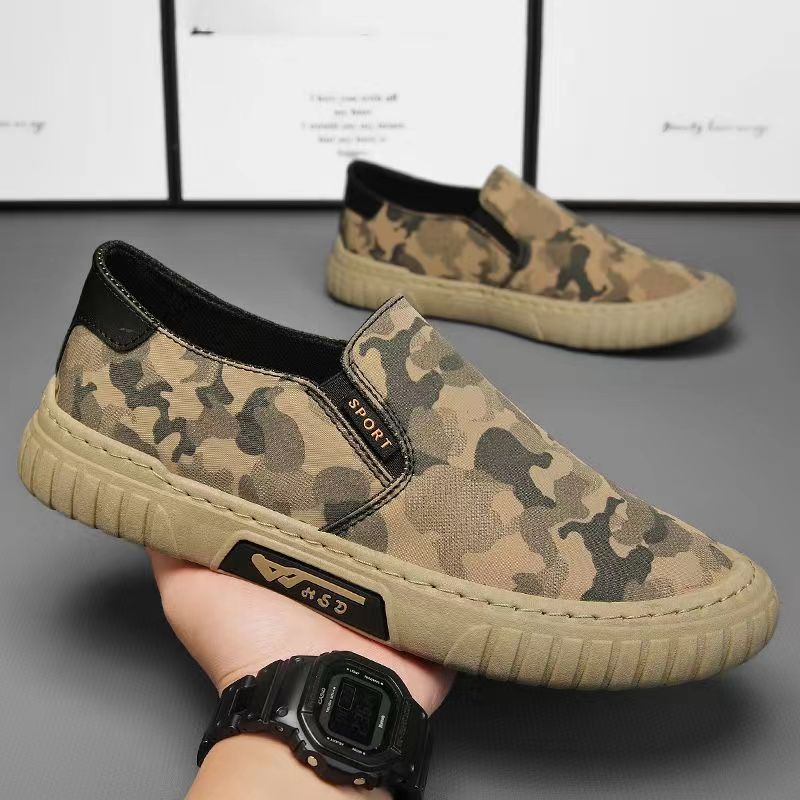 Cross border camouflage canvas men's shoes, summer breathable sports and leisure shoes, one foot lazy shoes, old Beijing cloth shoes wholesale