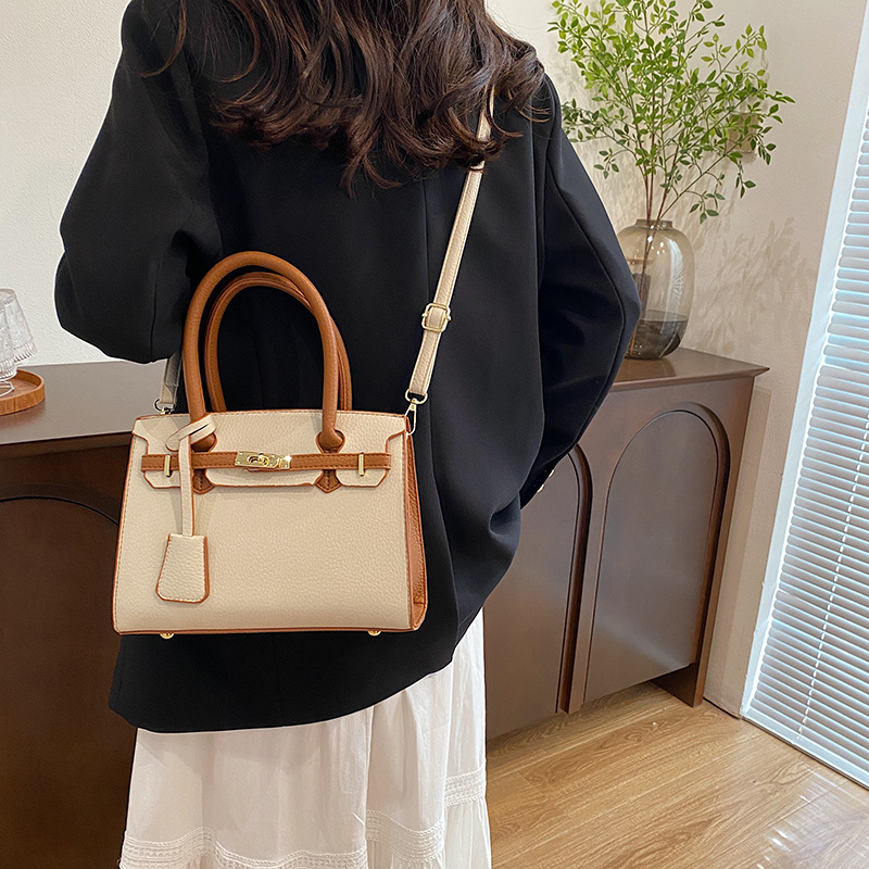Women's 2024 Autumn/Winter New Trendy European and American Simple Solid Color Shoulder Bag Fashion Style Lychee Pattern Handbag Trendy