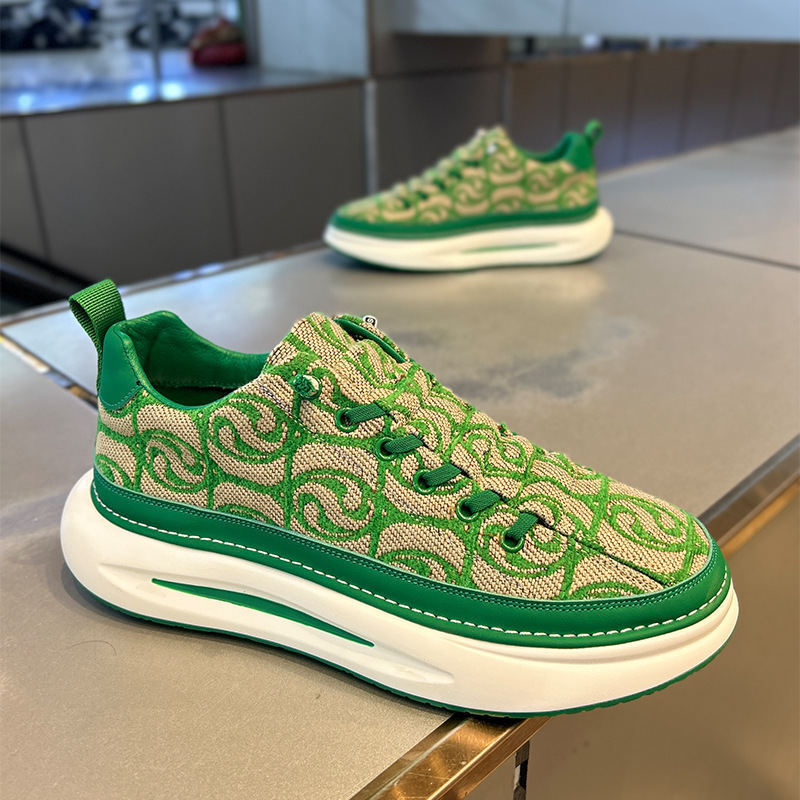 Cross border Fashion Men's Shoes Spring/Summer 2024 New Cloth Top Breathable Shake Sound Explosive Leisure Shoes Wholesale