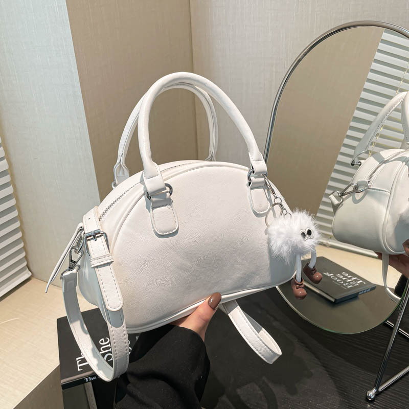 Advanced texture retro bag for women 2025 new versatile crossbody bag, fashionable hand-held bowling bag, cross-border foreign trade