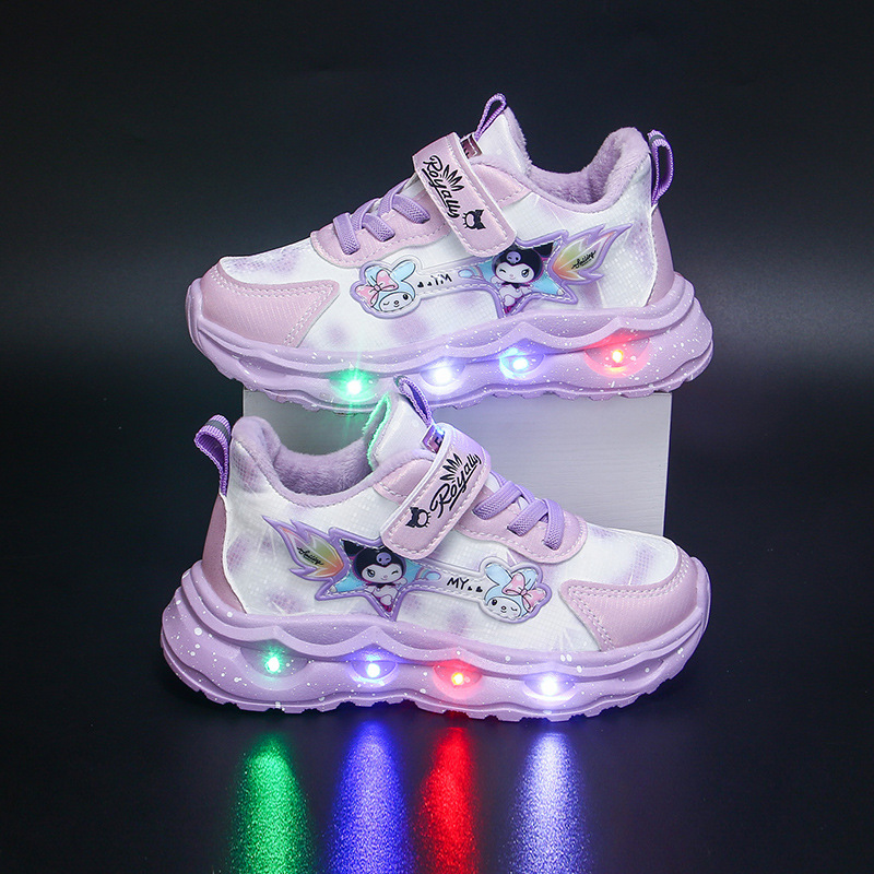 Kuromi girls' sports shoes with lights, 2024 autumn new item, children's leather surface, middle and small children's non slip soft sole running shoes