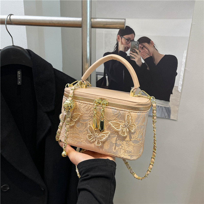 New 2025 baguette saddle bag European and American retro fashion high-end women's bag foreign trade cross-border small square bag box bag