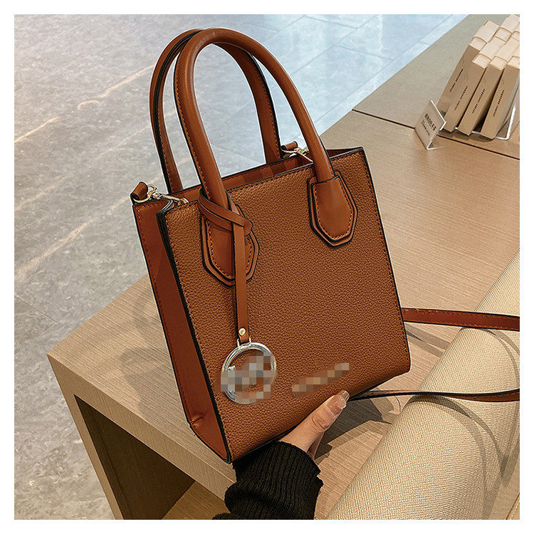 Litchi pattern handbag 2023 new shoulder bag, women's fashionable texture vertical small square bag, crossbody factory goods, cross-border