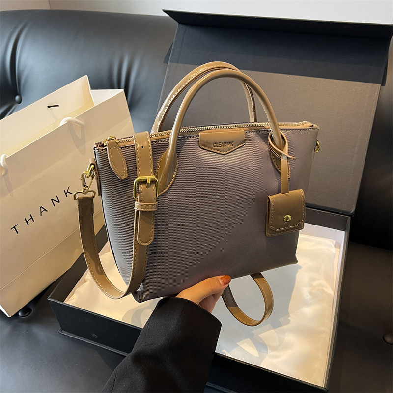 Lightweight Dumpling Bun Women's Autumn/Winter New Large Capacity High end Nylon Oxford Cloth Versatile Single Shoulder Cross Shoulder Handbag