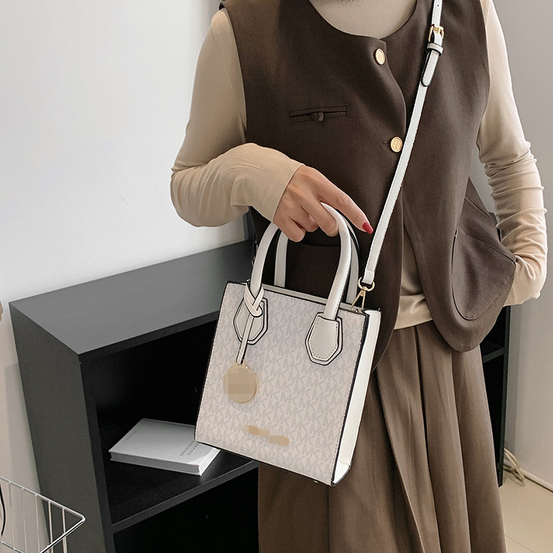 Handbag, women's vertical small square bag, large capacity 2025 vintage single shoulder crossbody, cross-border factory goods, fashionable and trendy bag