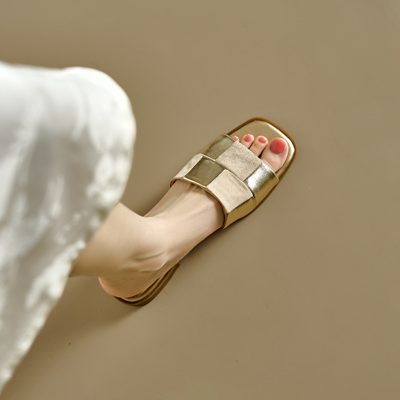 French Gold Flat Slippers for Women 2025 New Summer Outerwear Weaving Exquisite Soft Bottom Comfortable Open toed Cool Slippers