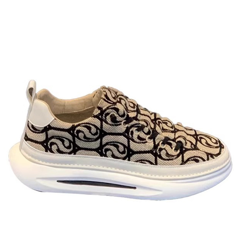 Cross border Fashion Men's Shoes Spring/Summer 2024 New Cloth Top Breathable Shake Sound Explosive Leisure Shoes Wholesale